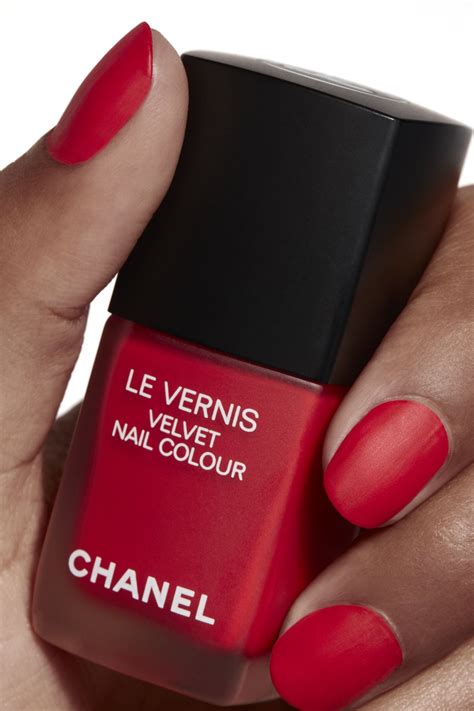 chanel le vernis velvet nail colour|Chanel nail polish 402.